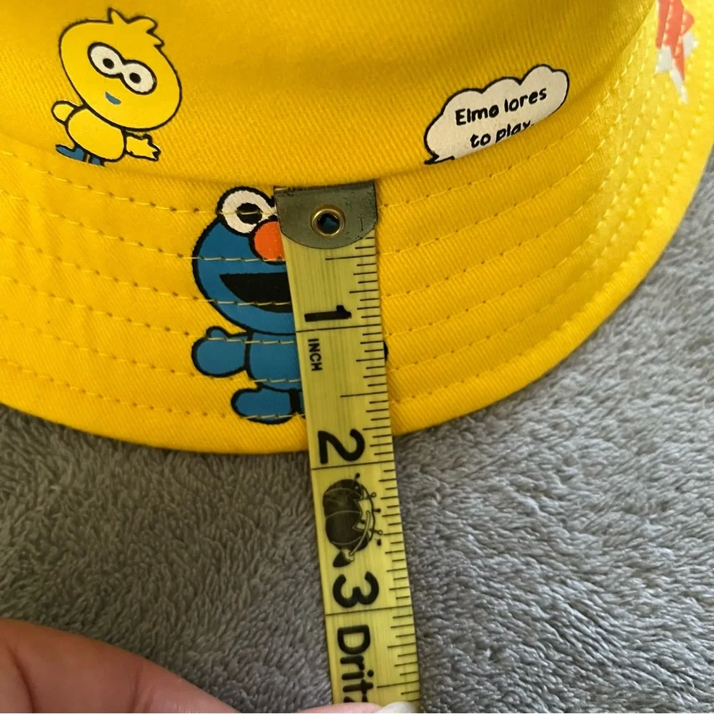 New with out Tags Yellow Elmo Bucket Hat Sun Hat UV Beach Hat